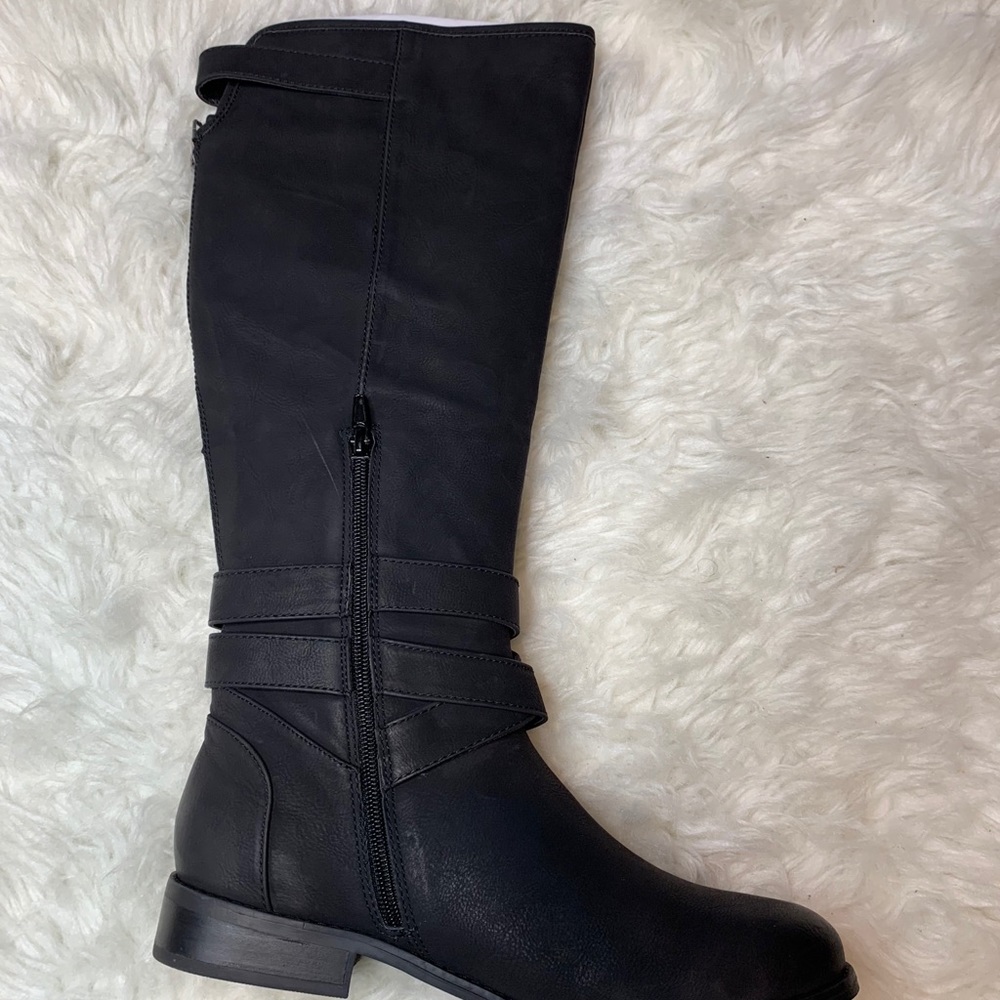 Boots - Picture 3 of 3